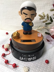 新款太阳能公仔动漫世界优质精品创意汽车内饰摆件摇头娃娃,振涛车品,冬垫连体头