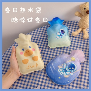 厂家直供热水袋冬季卡通注水热水袋 可爱迷你便携PVC暖水袋批发,义乌品彩